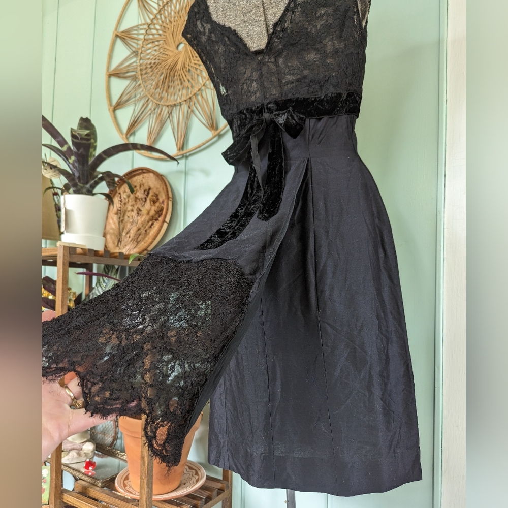60s Vintage Black Dress - Picture 4 of 10